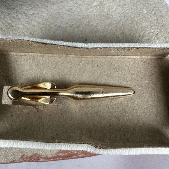 Vintage Swank Gold Tone Tie Clip Jade Green Stone Rope Twist in Original Box